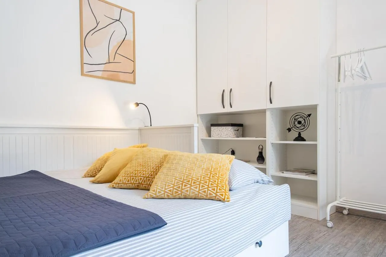 Studio Apartment Les - 4 Min Walk From Amphiteatre Pula