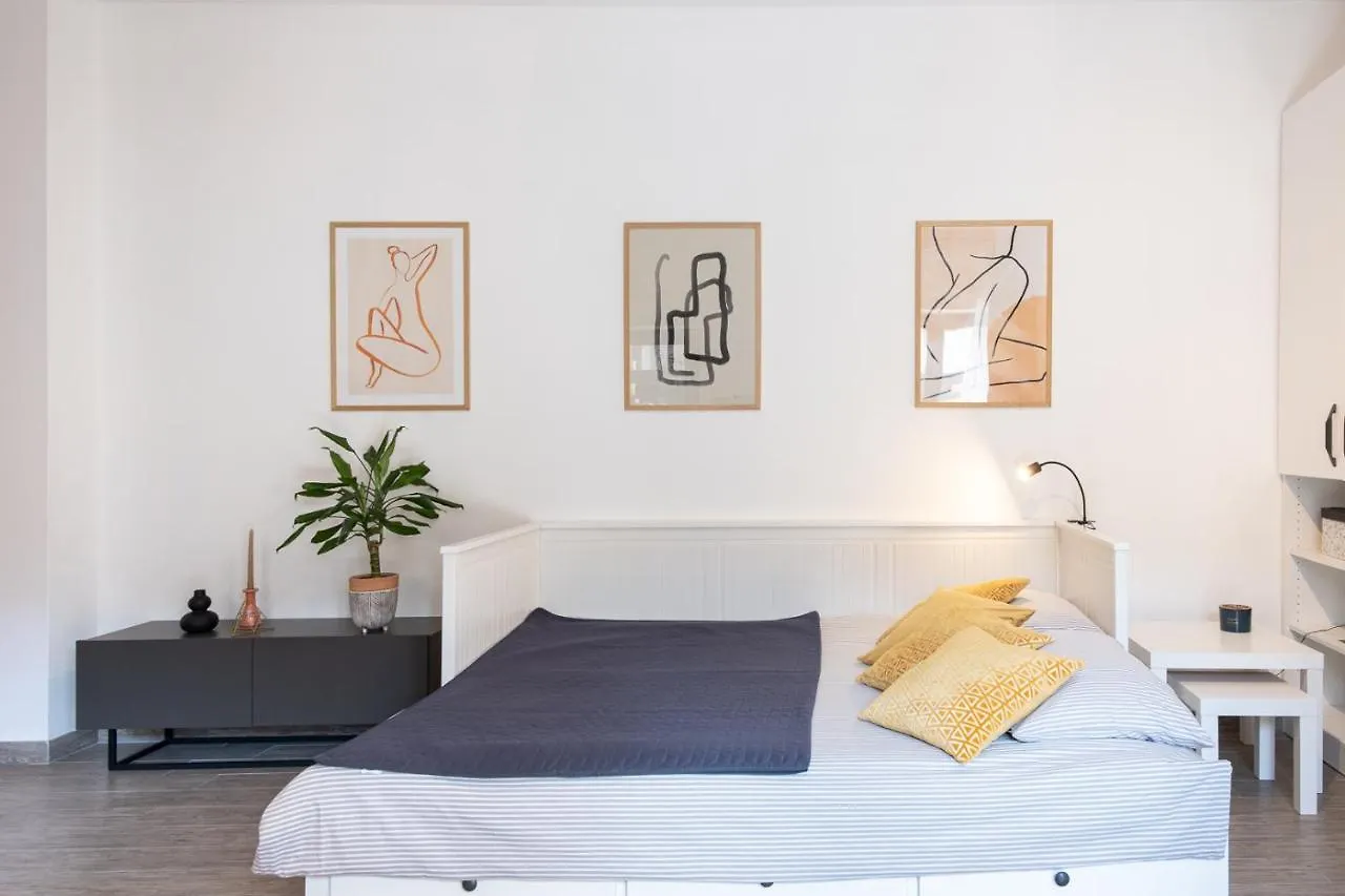 Studio Apartment Les - 4 Min Walk From Amphiteatre Pula 0*,