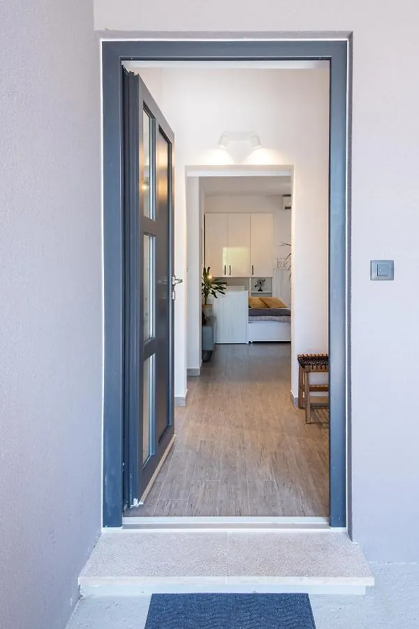 Studio Apartment Les - 4 Min Walk From Amphiteatre Pula