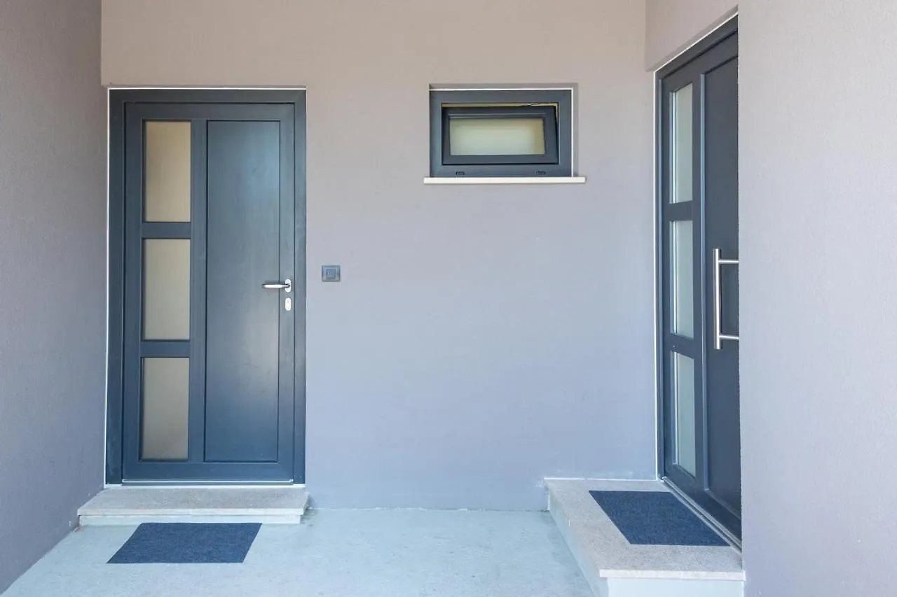 Studio Apartment Les - 4 Min Walk From Amphiteatre Pula 0*,  Croatia